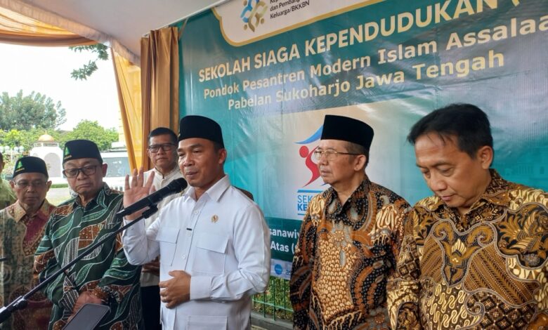 Menteri Kependudukan dan Pembangunan Keluarga sekaligus Kepala BKKBN RI, Dr. H. Wihaji (Source: Inilah.com Jateng)